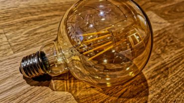 Lewis Howard Latimer – inventeur de la première ampoule mise en production – plein d’autres inventions subsistent encore en 2021